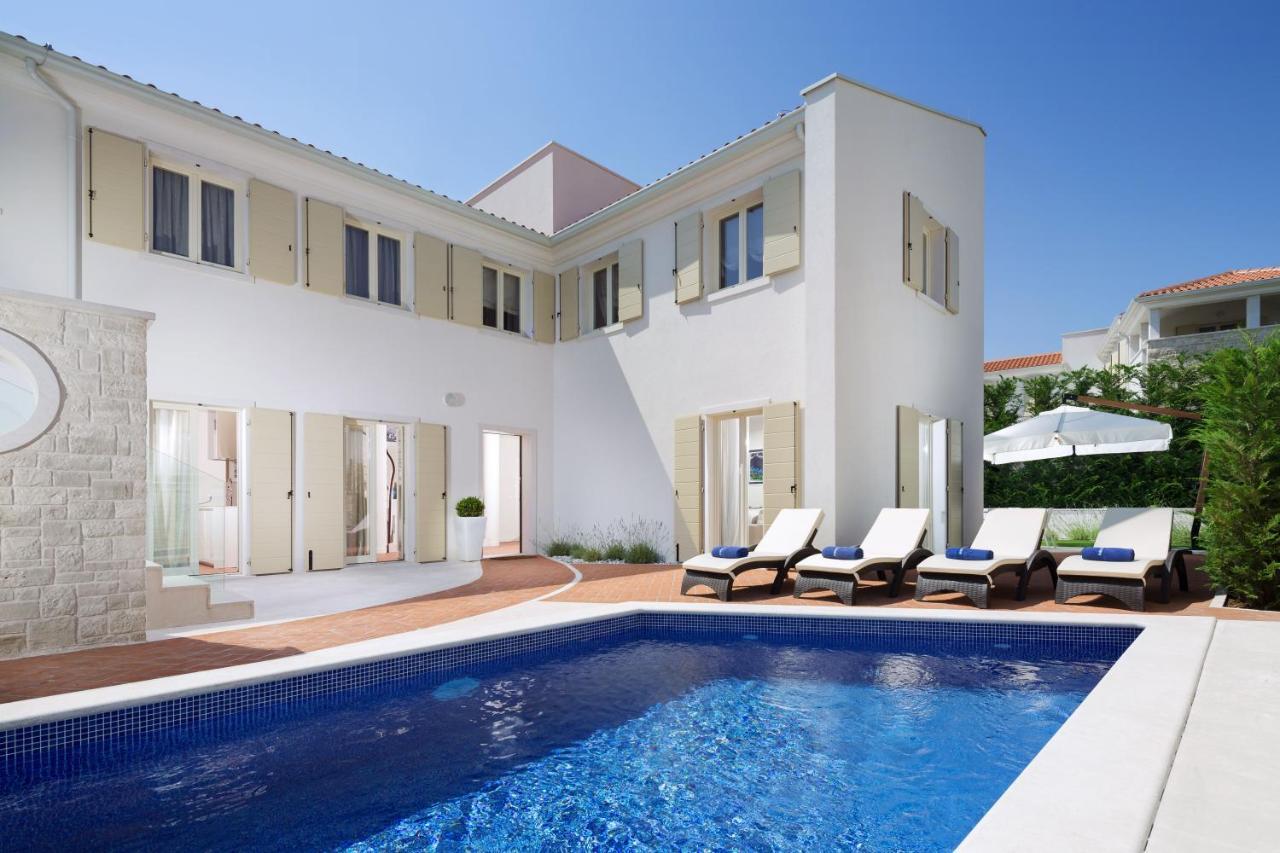 Villa Sylvia By Hmz Villas Tar-Vabriga Екстер'єр фото